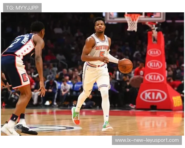 丹尼斯·史密斯连续抢断，篮网反击如潮水