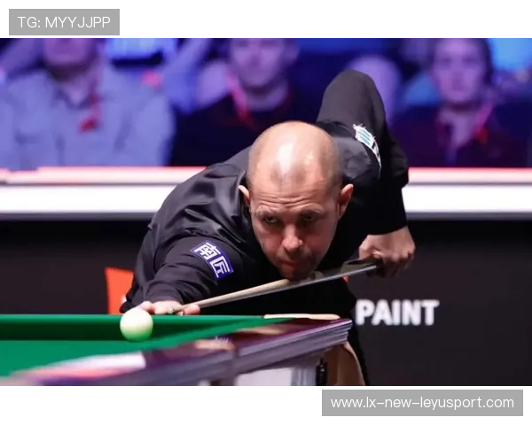 希金斯连续命中高难度薄球，引全场赞叹